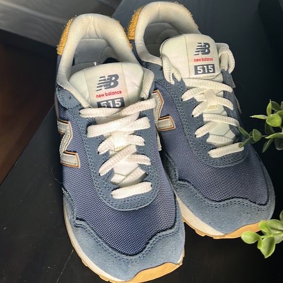 New Balance - Picture 2 of 3